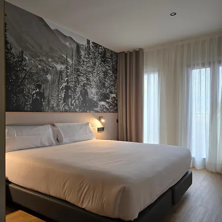 Hotel Llivia Hotel
